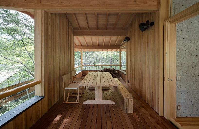 Дом в лесу на бетонных опорах в Японии (Интернет-журнал ETODAY)