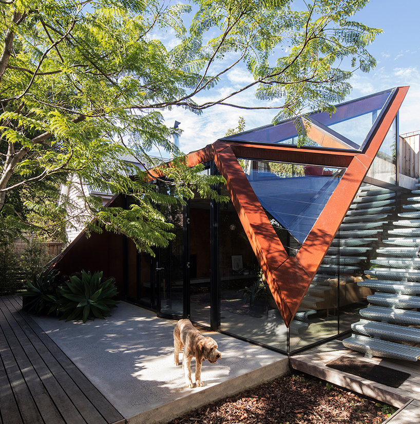 Расширение для дома с геометрической крышей в Мельбурне (Интернет-журнал ETODAY)